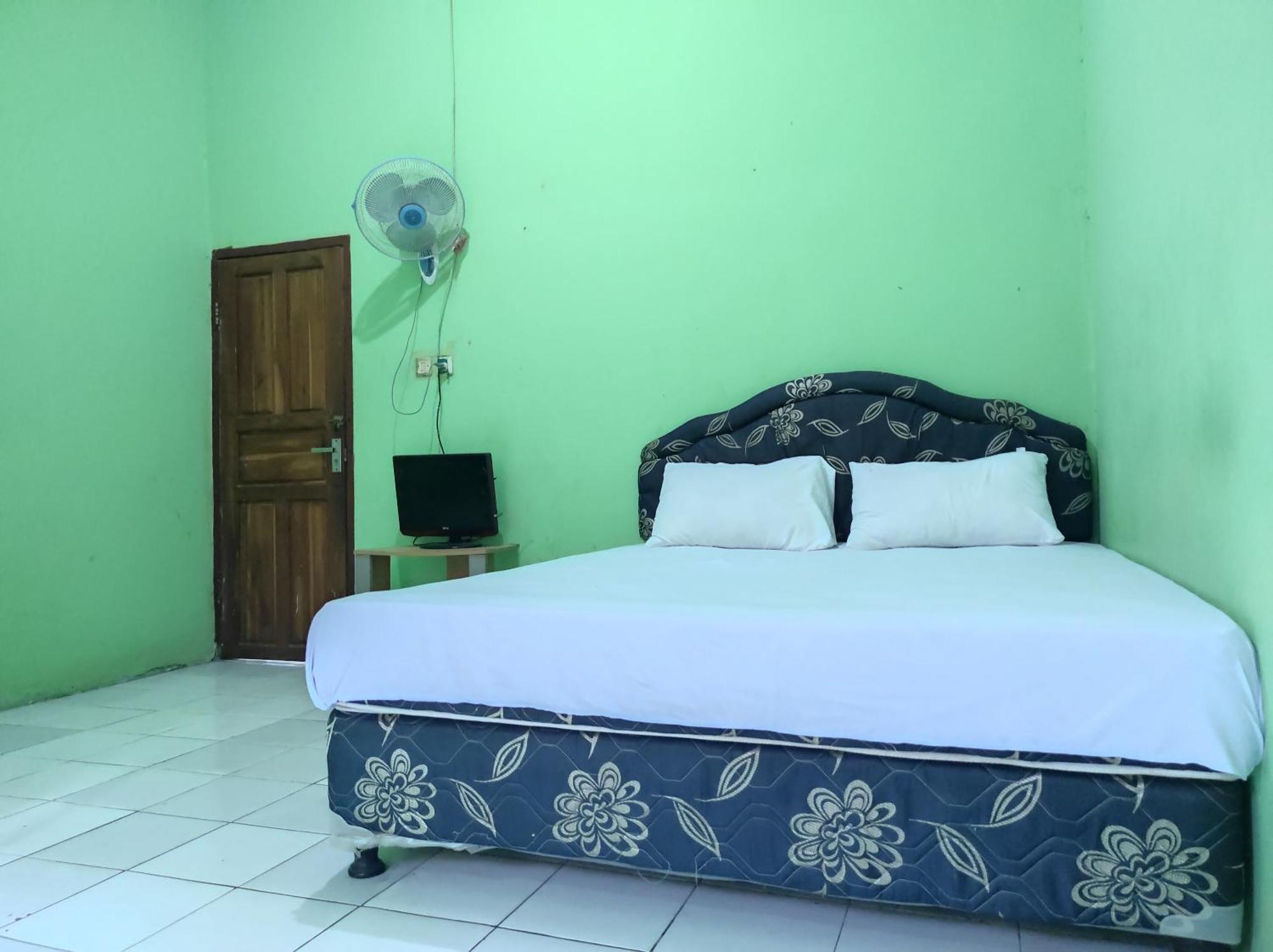 Oyo 93411 Syariah Hotel Tomborang Karema ภายนอก รูปภาพ