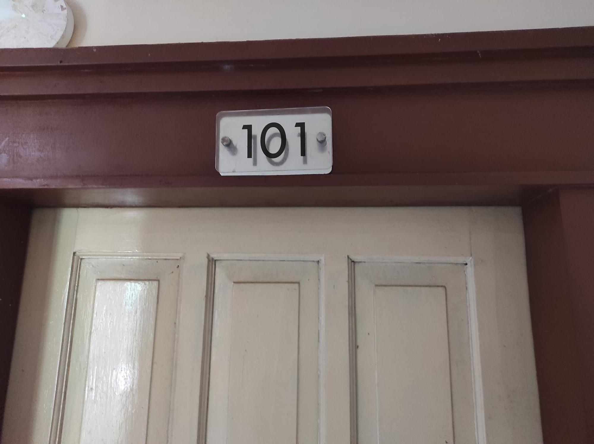 Oyo 93411 Syariah Hotel Tomborang Karema ภายนอก รูปภาพ