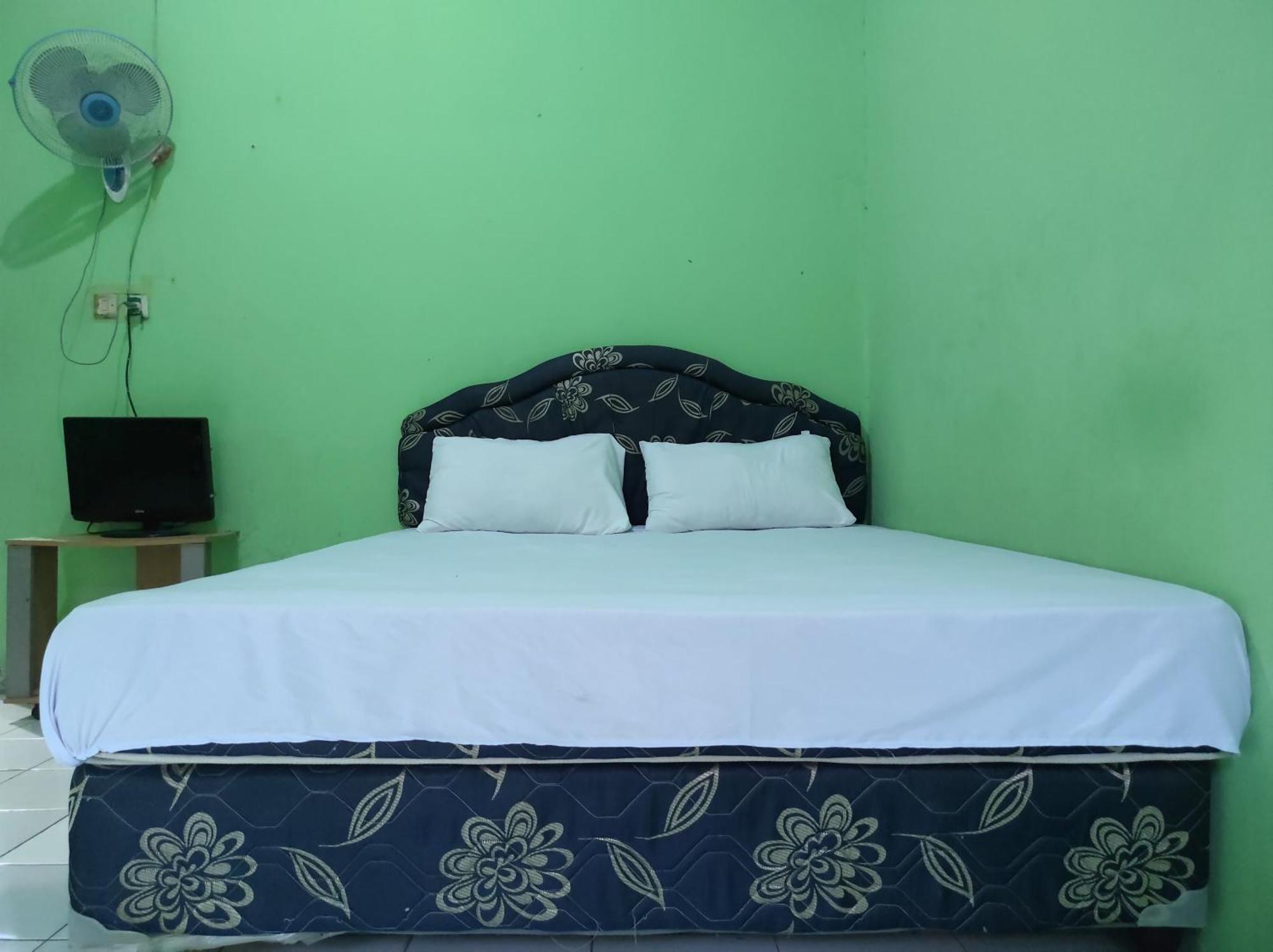 Oyo 93411 Syariah Hotel Tomborang Karema ภายนอก รูปภาพ