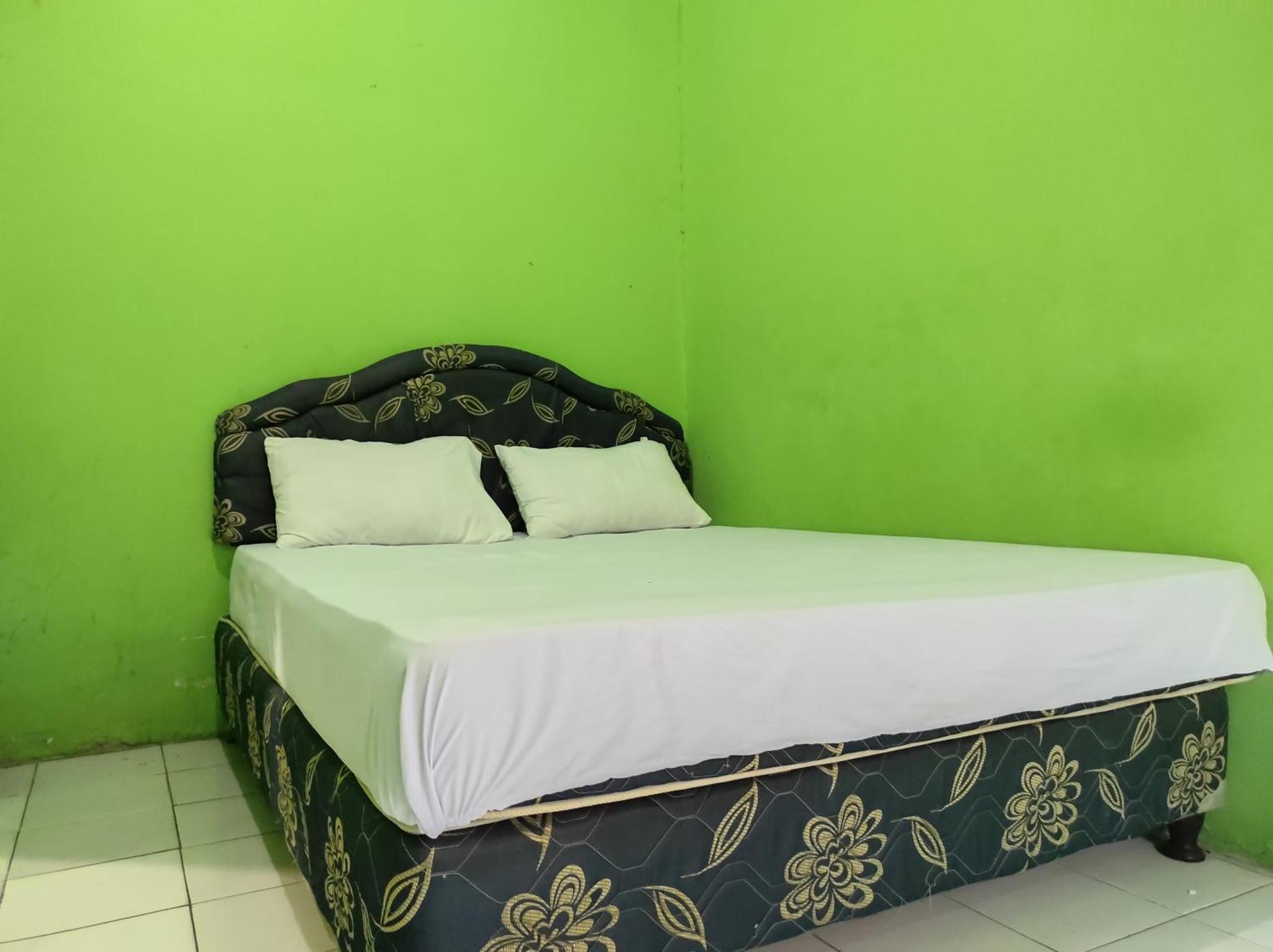 Oyo 93411 Syariah Hotel Tomborang Karema ภายนอก รูปภาพ