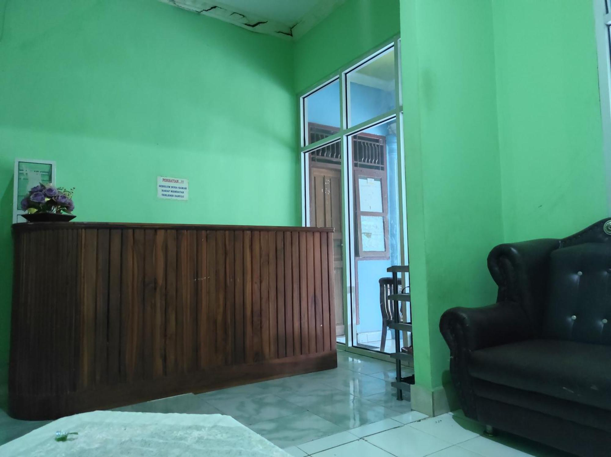 Oyo 93411 Syariah Hotel Tomborang Karema ภายนอก รูปภาพ